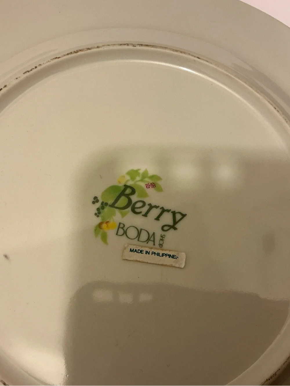 2 Berry by BODA SHOP salad  Plate with Blue Berry & raspberry Accents G26